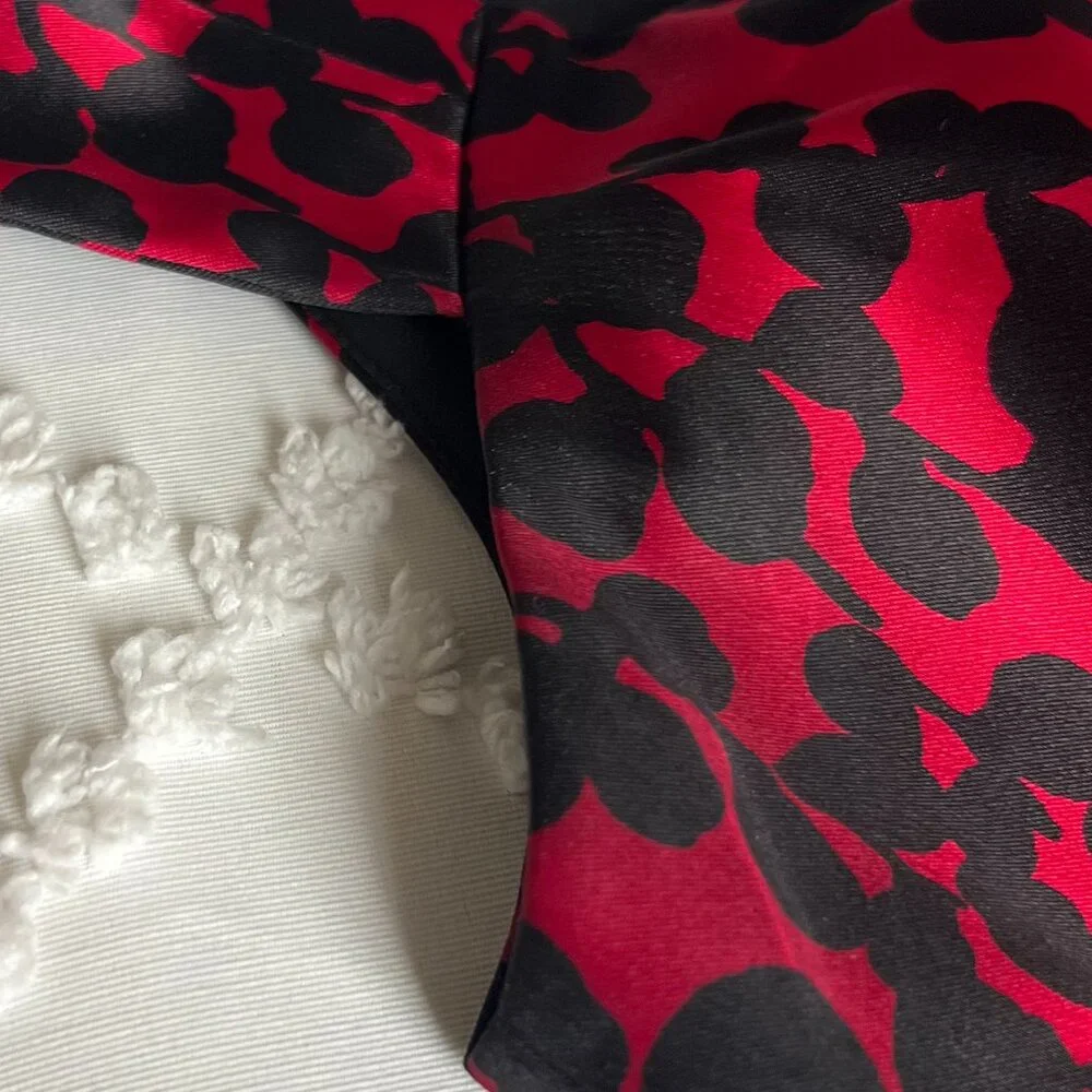 Maggy London Sleeveless Red and Black Satin Dress SIZE 8 - Picture 5 of 16